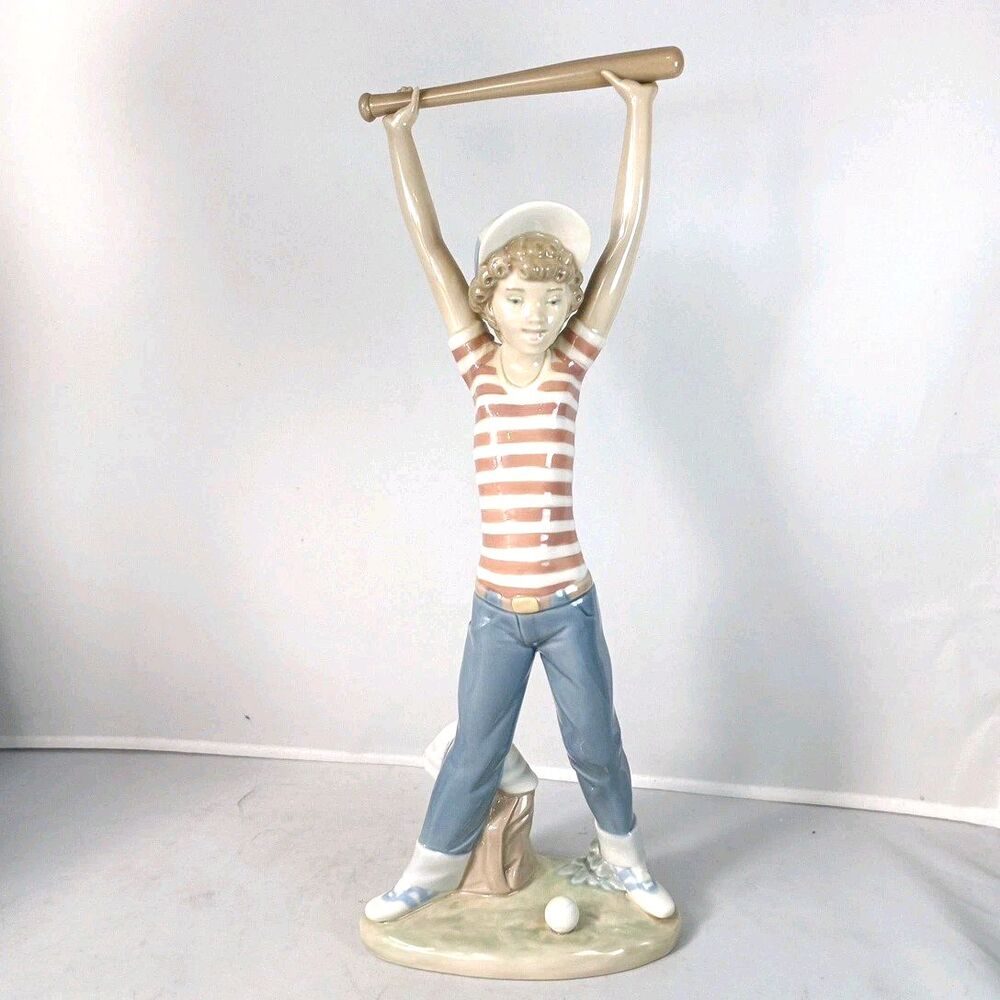 Retired VTG Lladro #5289 Little Leaguer Exercise Baseball Victoria 12.25" Tall‎